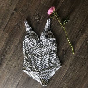 ✨H&M Maternity One Piece